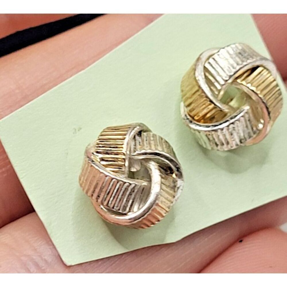 Vintage 80s Woven Knot Earrings 0.5in